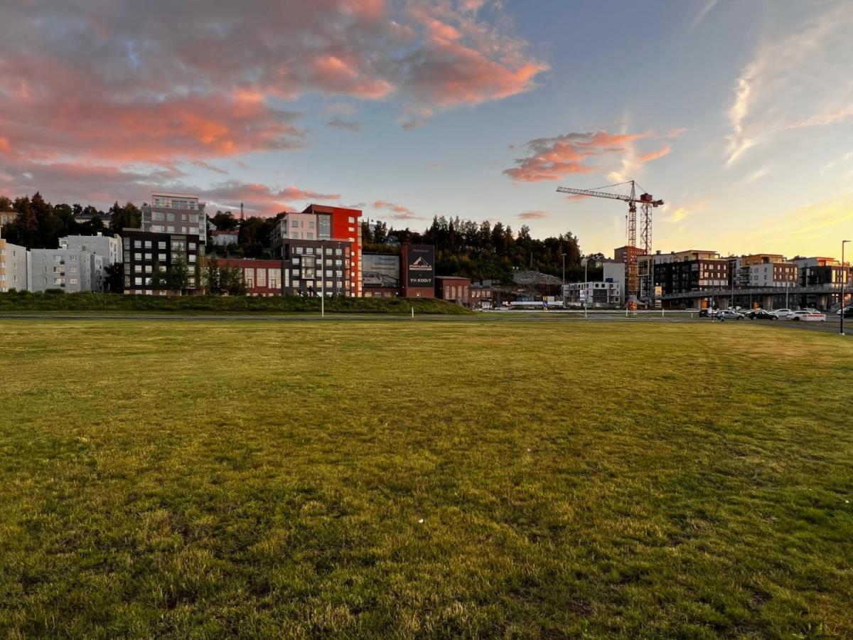 Uusi Upea Asunto Jaervinaekoealalla Ja Autohallilla Tampere Exterior photo
